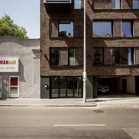 Lägenhet Sleek With Balcony And Parking *