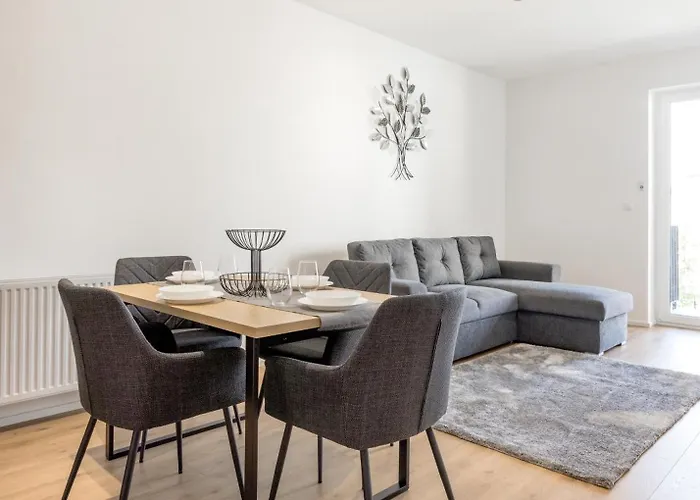Apartamento Sleek With Balcony And Parking *