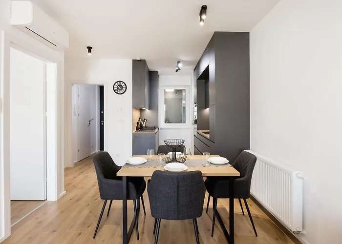 Sleek With Balcony And Parking Apartamento Budapest