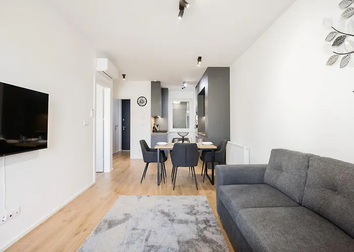 Sleek With Balcony And Parking * Budapest