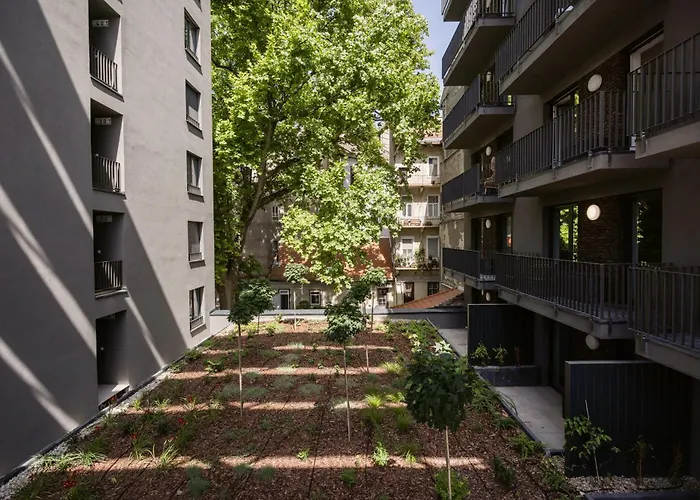 Sleek With Balcony And Parking Apartament *